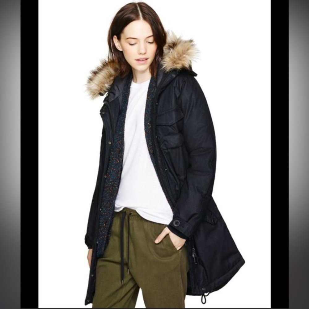 Community (Aritzia) Paradigm Parka - Picture 1 of 10